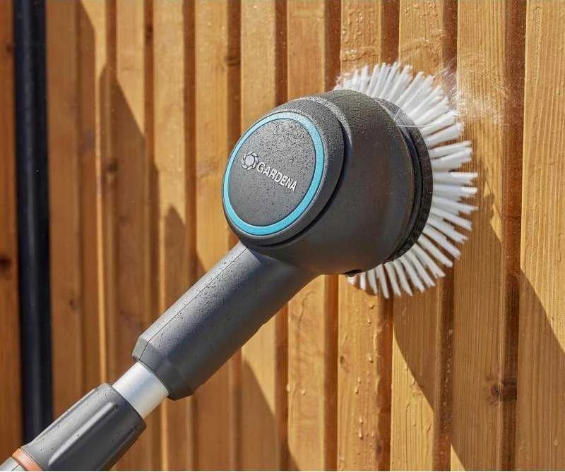 Gardena AquaBrush diskinis šepetys - praktiškas ir patogus valymo priedas