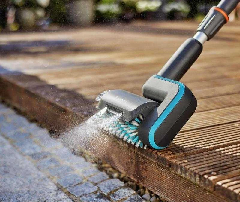 Gardena Akumuliatorinis daugiafunkcinis valytuvas "AquaBrush Patio", skirtas mediniams paviršiams ir terasoms