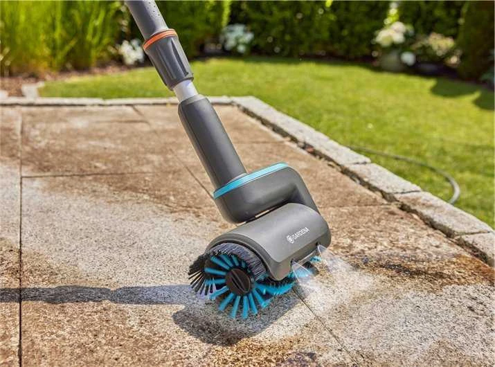 Gardena AquaBrush Medium nailoninis cilindrinis šepetys, skirtas akumuliatoriniam daugiafunkciniam valytuvui