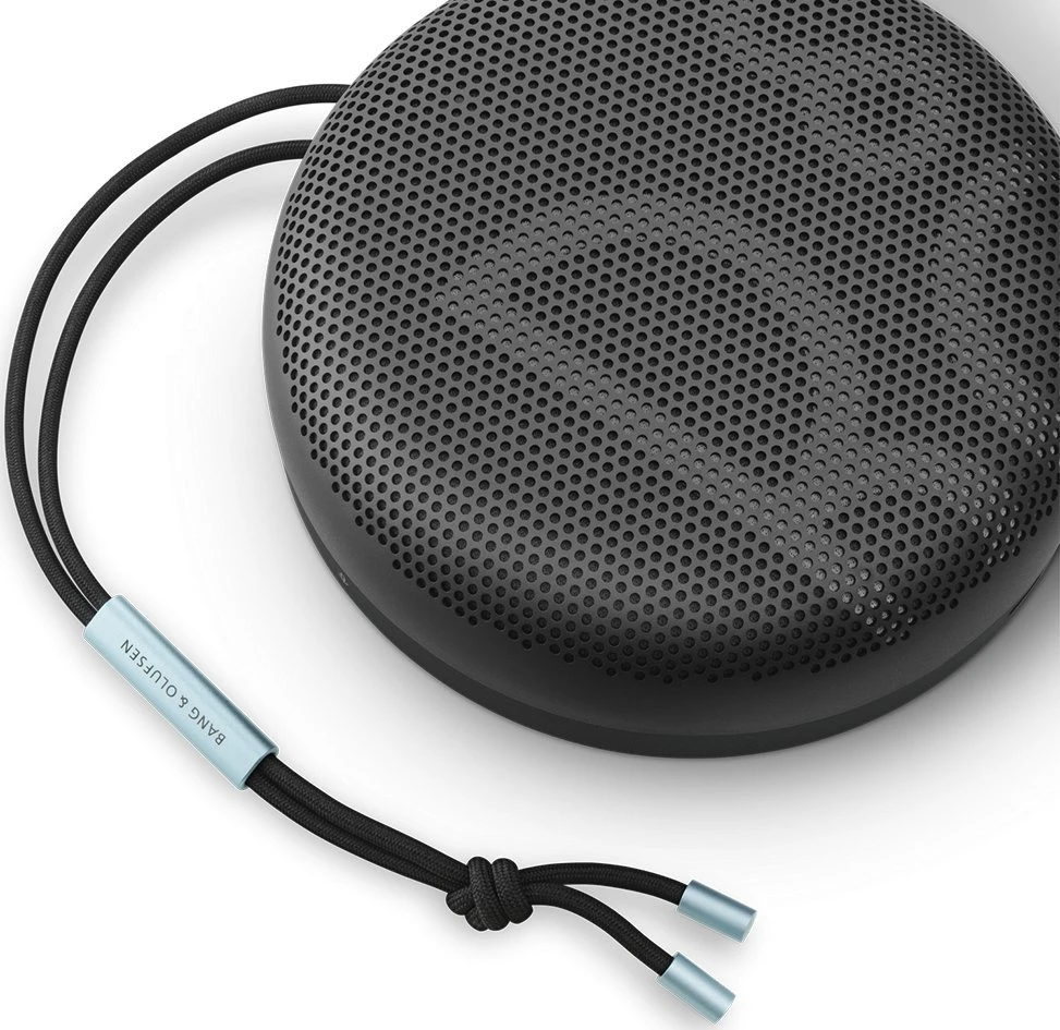 Bang & Olufsen Beosound A1 2nd Gen Nešiojama belaidė Bluetooth kolonėlė su balso asistentu, Juodos antracito/mėlynos spalvos