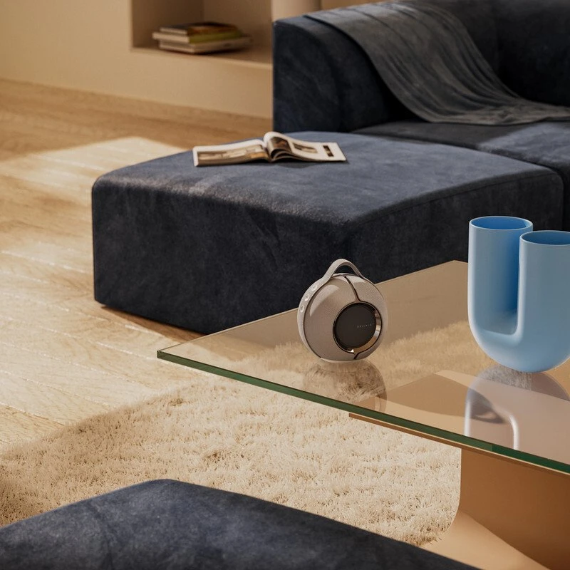 „Devialet Mania Light Pilkas“ su doku