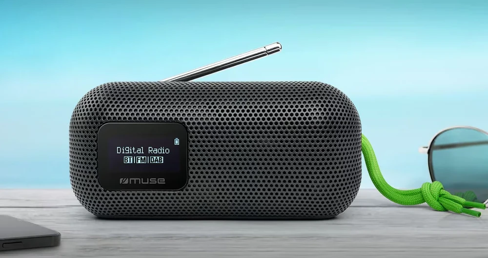 Muse | Speaker With FM Radio | M-750 FBT | 10 W | Atsparus vandeniui | Bluetooth | Belaidė jungtis | Portable | Juodas