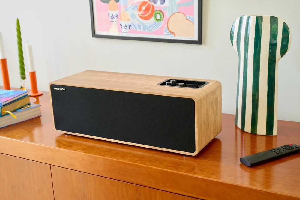 150 W aktyvi kolonėlė su nuotolinio valdymo pultu Thomson WS852 su „Bluetooth“ / ARC / RCA / USB / optiniu / AUX