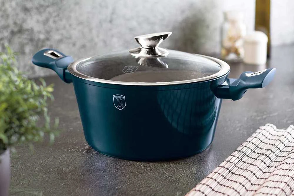 Rinkinys 2 Kalėdinių sausainių kepimo formos Berlinger Haus Carbon Pro BH-6950