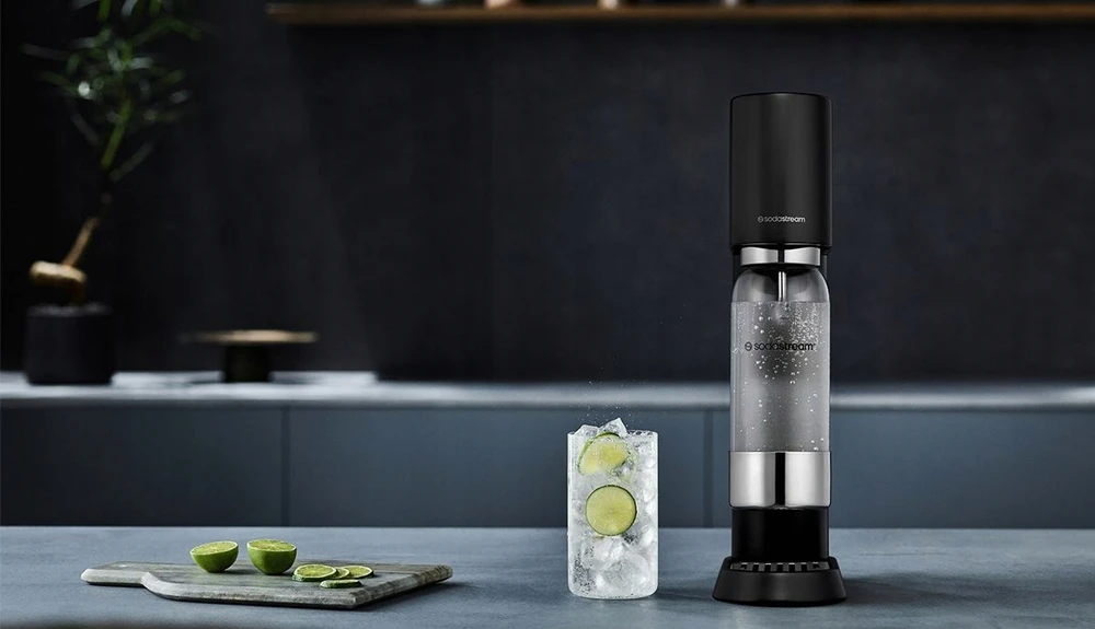 Gazuotų gėrimų gaminimo aparatas SodaStream Enso, Juodas