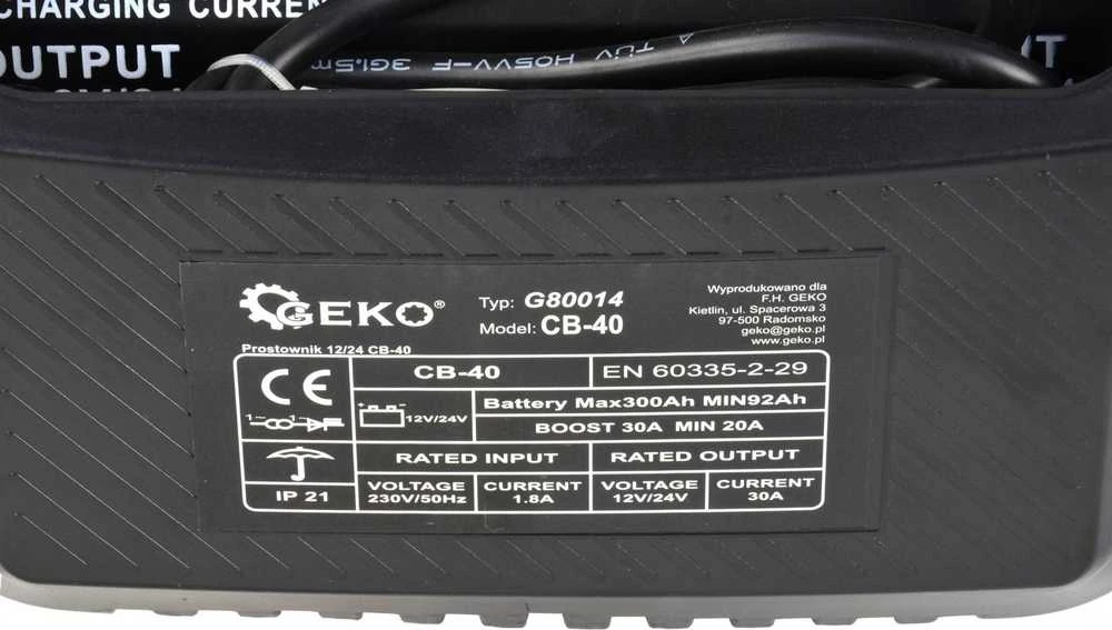 Geko CB-40 įkroviklio techninių duomenų etiketė
