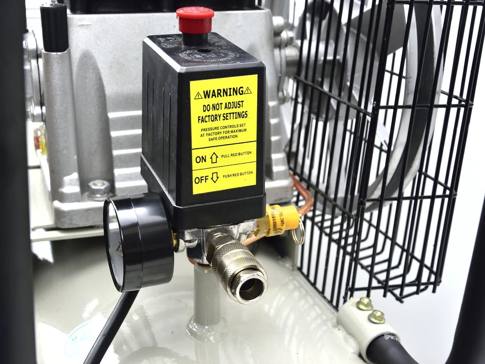 Geko Oro kompresorius G80303, 100 l, 8 bar, 390 l/min