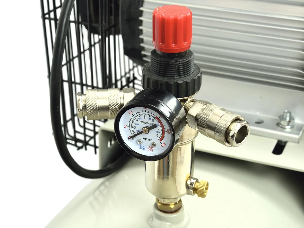 Geko Oro kompresorius G80303, 100 l, 8 bar, 390 l/min