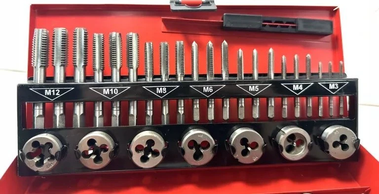 Geko TAPS + ĮRANKIAI. rinkinys 32 vnt /GEKO