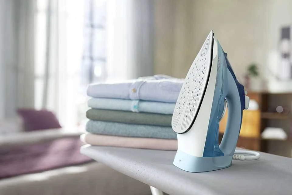 Philips 5000 Series Garų lygintuvas DST5030/20 2400 W galia 45 g/min nenutrūkstamas garas 180 g garo pripūtimas SteamGlide Plus