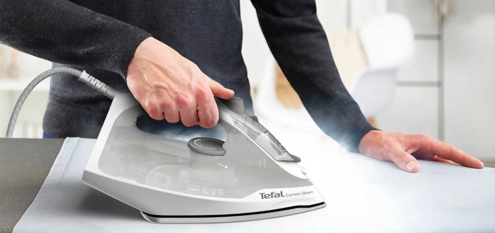 TEFAL Express Garų lygintuvas | FV2863E1 | Garų lygintuvas | 2500 W | Vanduo tank capacity 270 ml | Continuous steam 30 g/min | Steam boost performance 200 g/min