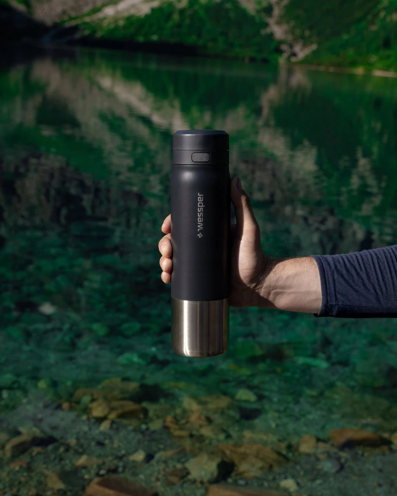Gertuvė Wessper Filtruojantis butelis Wessper B2 STAINLESS STEEL Actitex™ 1000ml Juodas (WES276-1000-BK_K)