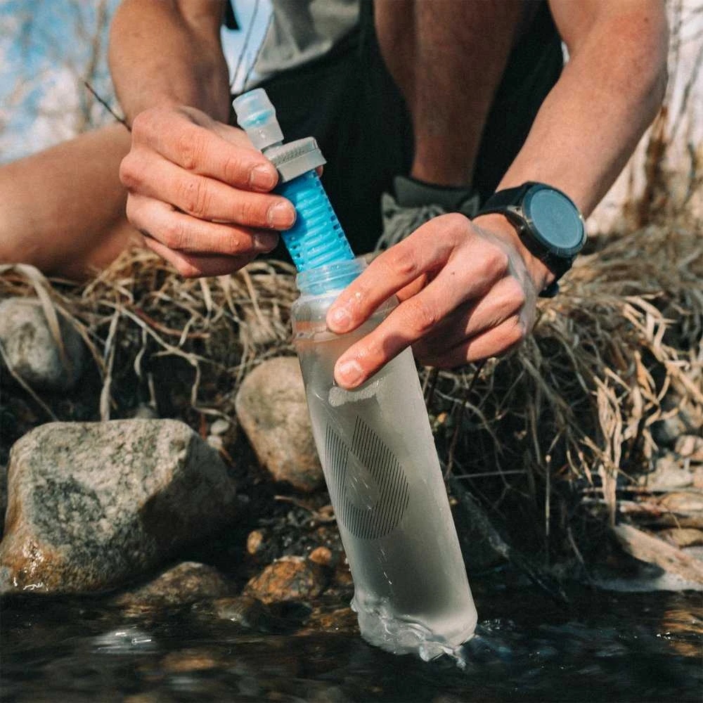Hydrapak Ultraflask su vandens filtru naudojimo metu