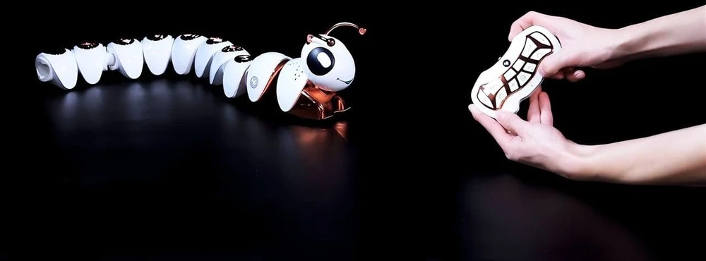 „Gigo B31H“ nuotolinio valdymo robotas su besisukančiu ropinėtoju