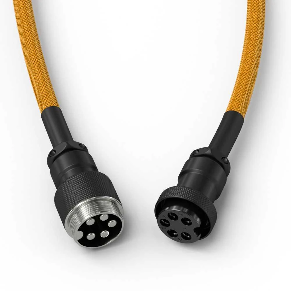 Klaviatūra Glorious GMMK Coiled Cable susuktas klaviatūros laidas Glorious Gold, USB-C į USB-A – auksinės ir juodos spalvos
