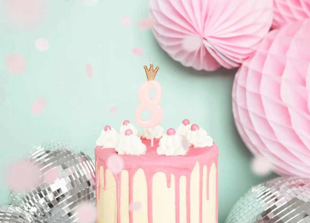 PartyDeco Žvakutė Skaičius su karūna, rausva 9,5cm, Skaičius: 8