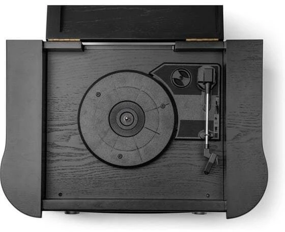 AKAI ATT-350CC – įrašų grotuvas su CD ir kasečių grotuvu