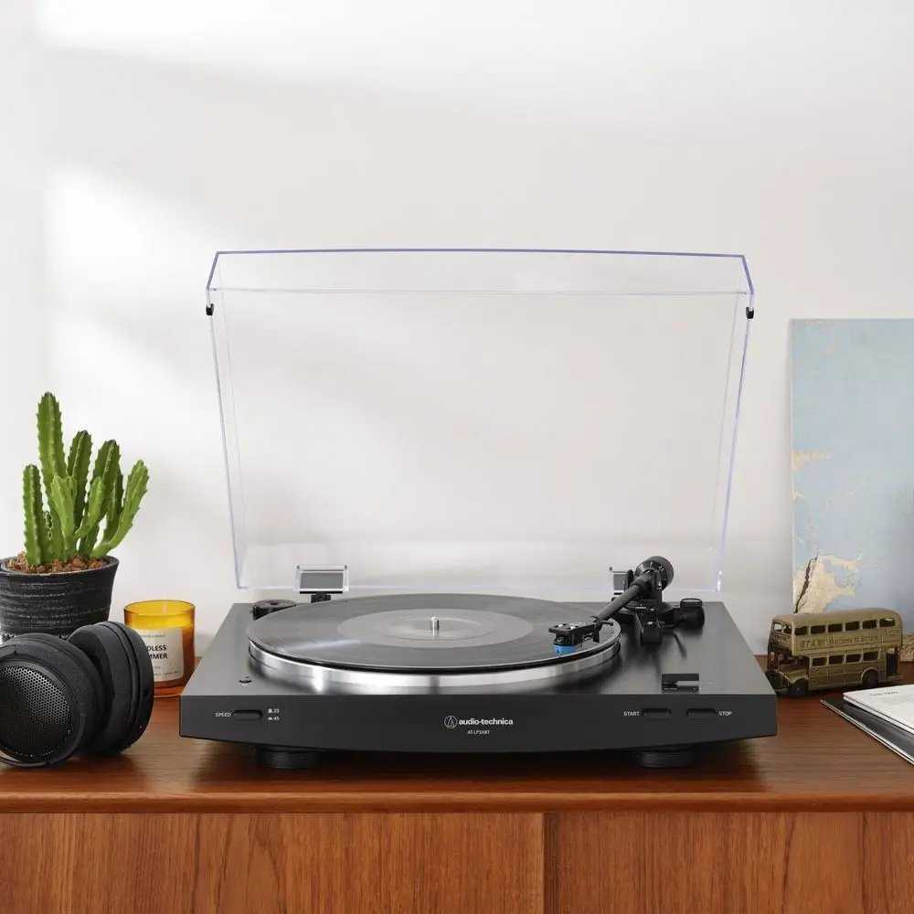 Automatinės diržinės pavaros patefonas Audio Technica AT-LP3XBTBK, juodas