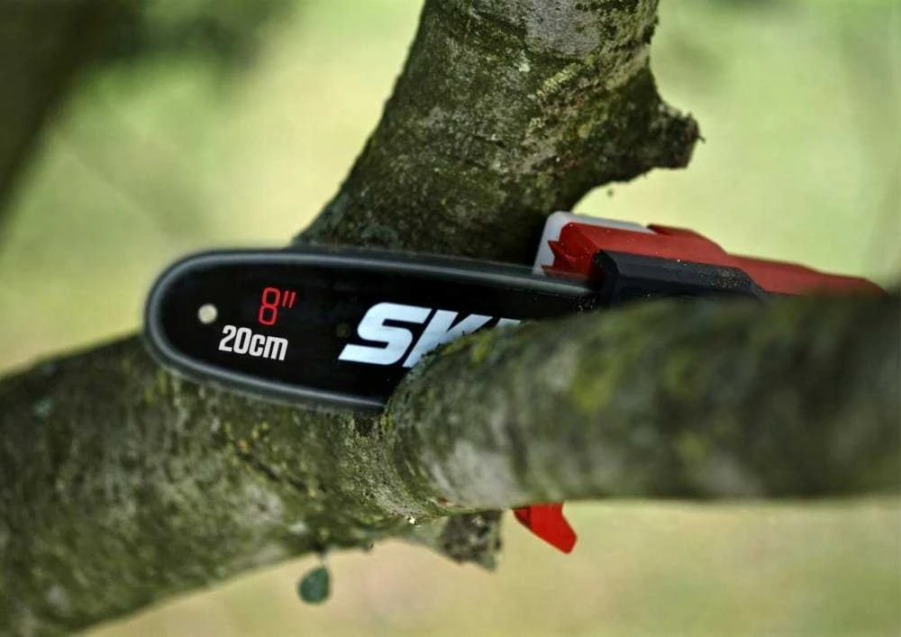 Grandininis pjūklas Skil_Red Akumuliatorinė aukštapjovė SKIL 0650CA, 20 cm, 18V