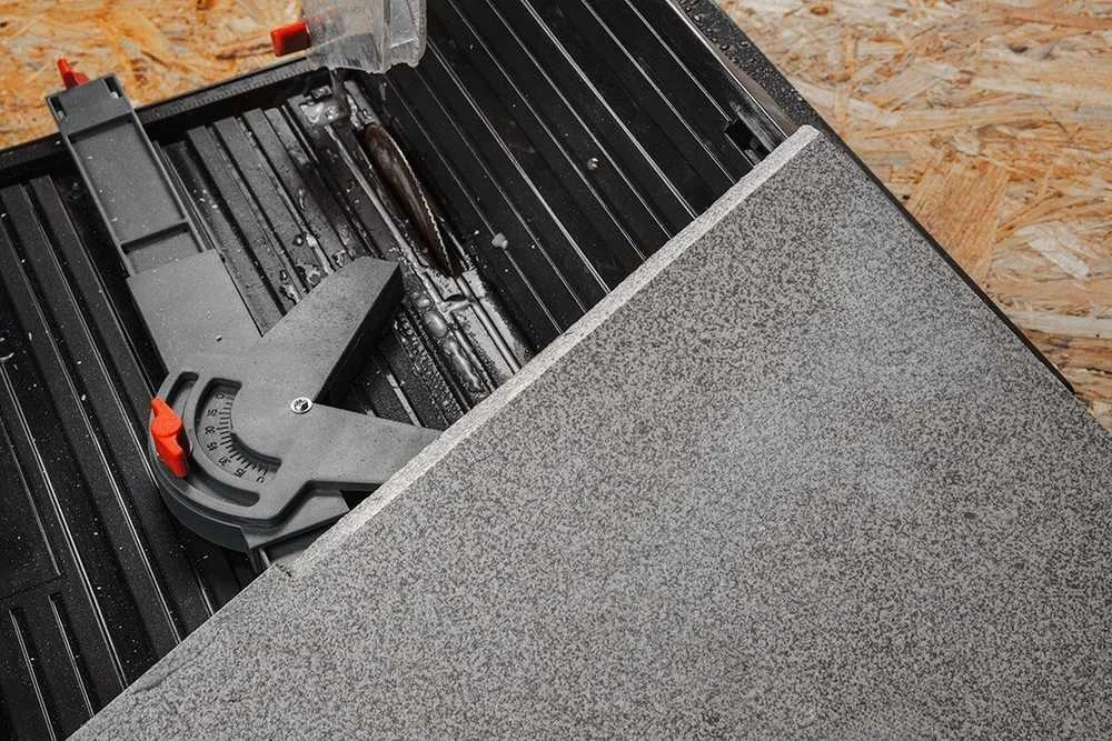 Plytelių pjovimo staklės Graphite 58GE138; 18 V (be akumuliatoriaus ir pakrovėjo)