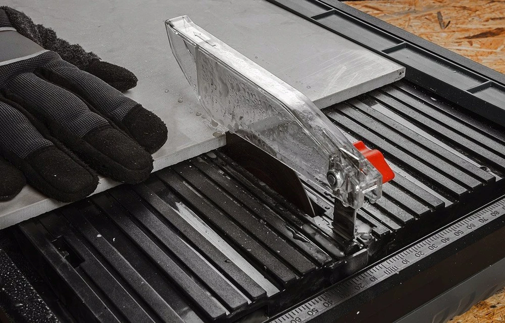 Plytelių pjovimo staklės Graphite 58GE138; 18 V (be akumuliatoriaus ir pakrovėjo)
