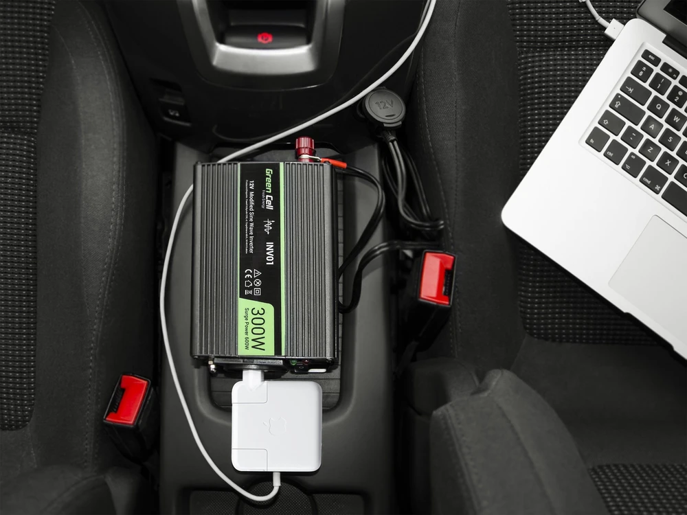 Green Cell Žalias Cell GREENCELL automobilio maitinimo keitiklis nuo 12V iki 230V 300W/600W gryno sinuso