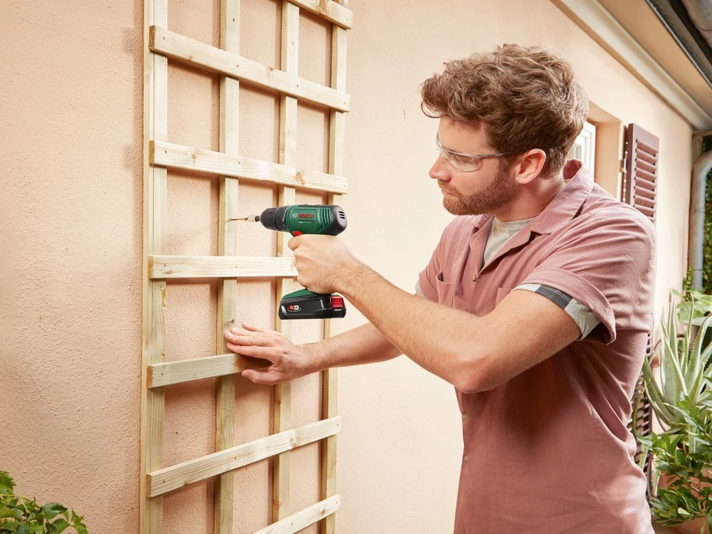 Bosch Easydrill 18V-40 be akumuliatoriaus ir kroviklio Akum.suktuvas