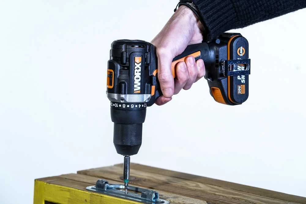 Akumuliatorinis suktuvas-gręžtuvas Worx WX102; 20 V; 2x2,0 Ah akum.