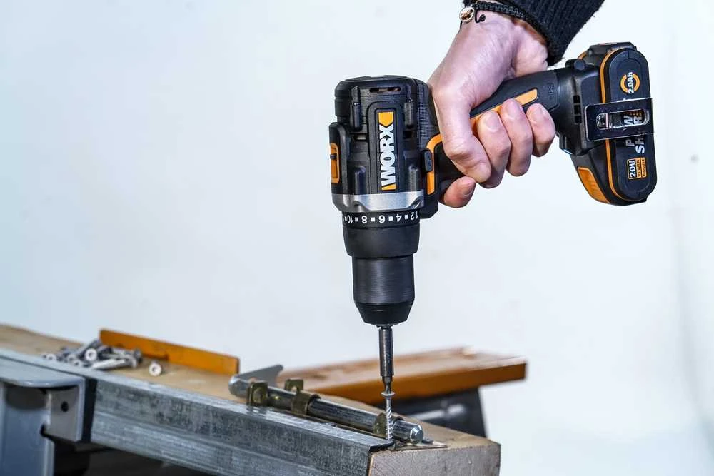 Akumuliatorinis suktuvas-gręžtuvas Worx WX102; 20 V; 2x2,0 Ah akum.