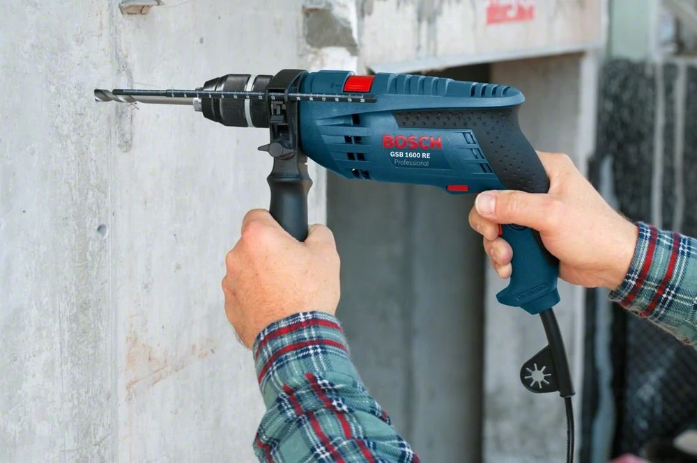 Elektrinis smūginis gręžtuvas Bosch GSB 1600 RE; 701 W