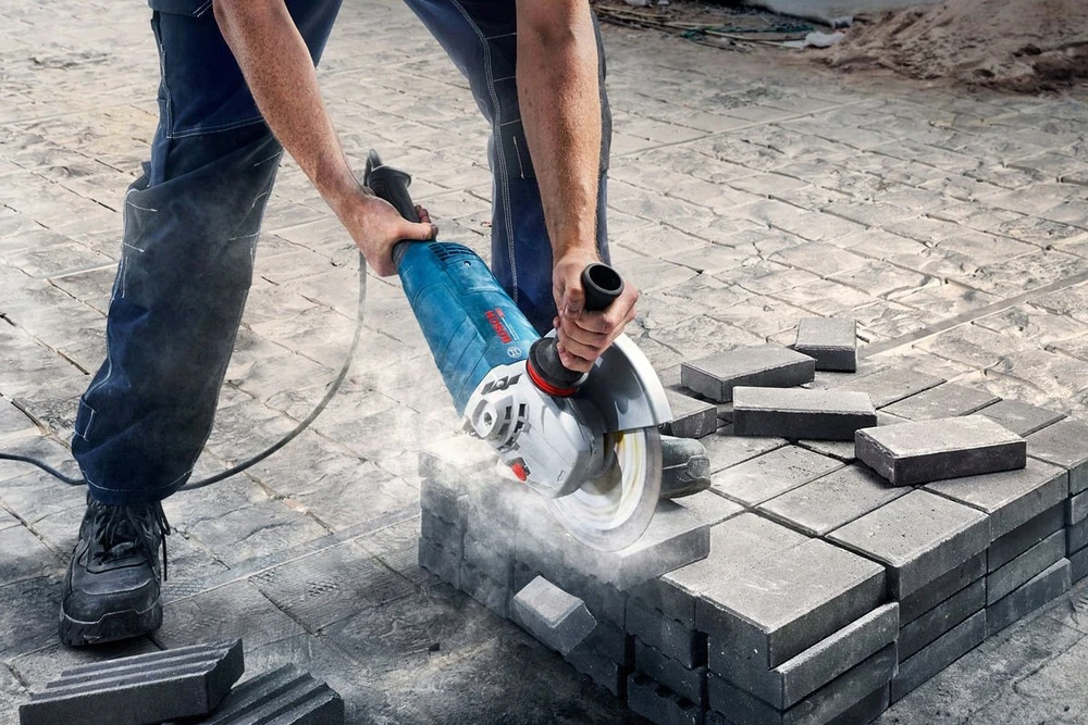 Kampinis šlifuoklis Bosch GWS 27-230 J Professional; 2700 W