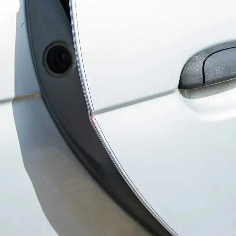 GrizzGlass Bespalvė apsauginė plėvelė BodyShield po rankenomis, skirta Toyota Avensis Kombi (2003-2009) [4w1] (GRZ19767)