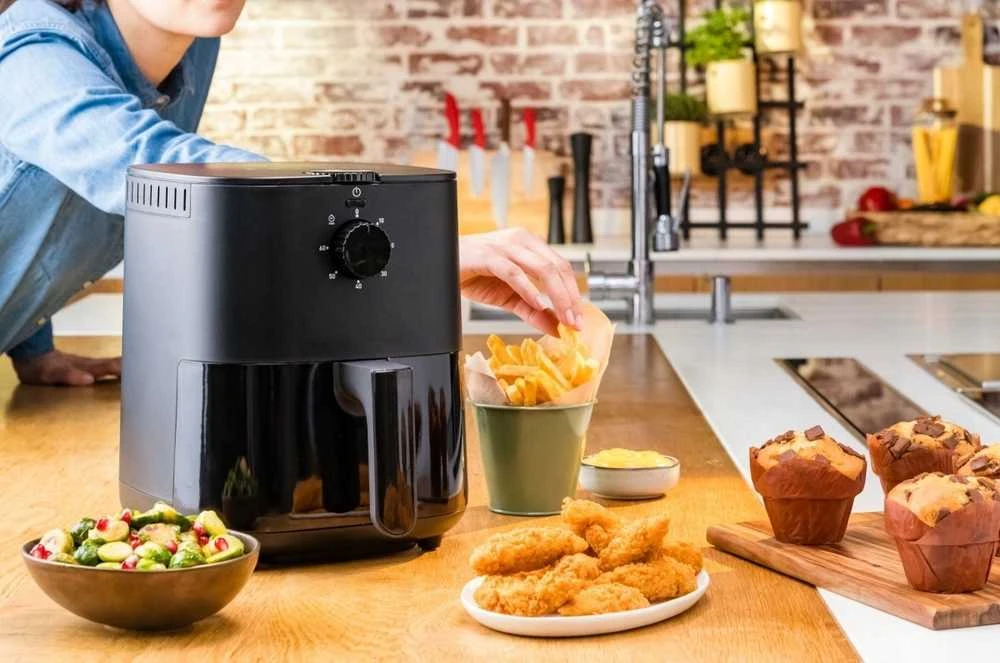 Gruzdintuvė TEFAL | Keptuvė | Essential EY130815 | Galia 1400 W | Talpa 3,5 L | Juodas