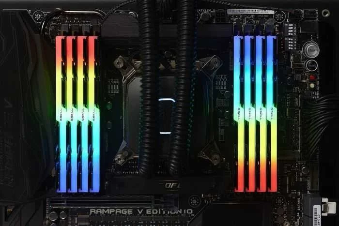 G.Skill Trident Z RGB F4-3600C16D-32GTZRC atminties modulis 32 GB 2 x 16 GB DDR4 3600 MHz
