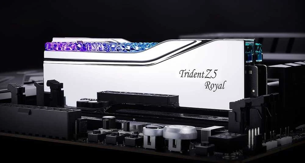 G.Skill Trident Z5 Royal Neo chromuoti RAM moduliai