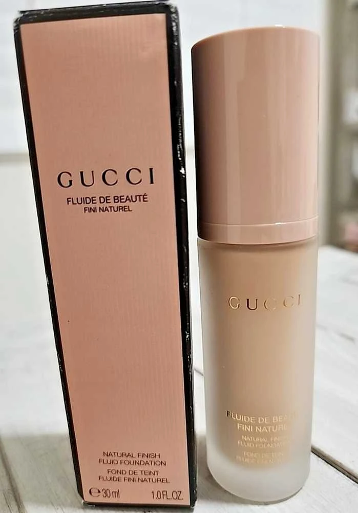 Gucci Fluide De Beaute Natural Finish skystas pagrindas 04, 30 ml