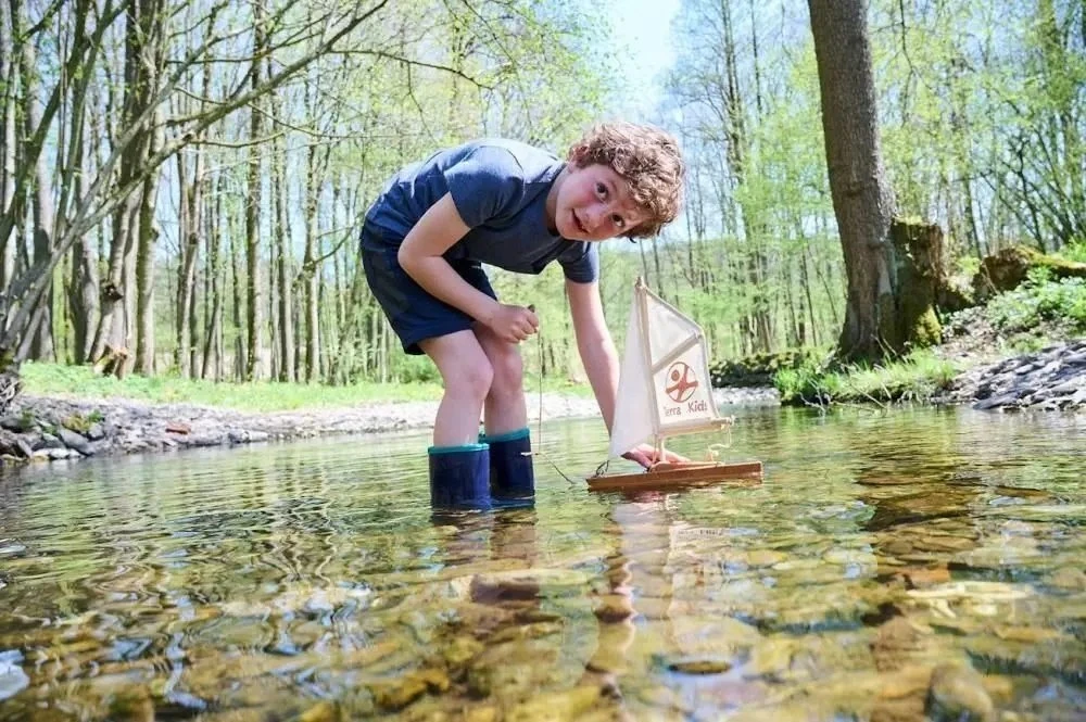 Haba Terra Kids catamaran kit, experiment kit