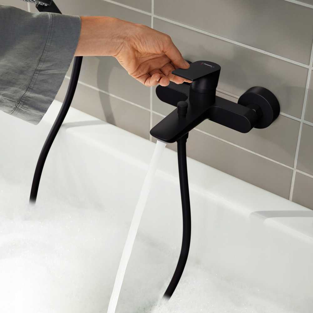 Hansgrohe Rebris E vonios maišytuvas, matinis juodas