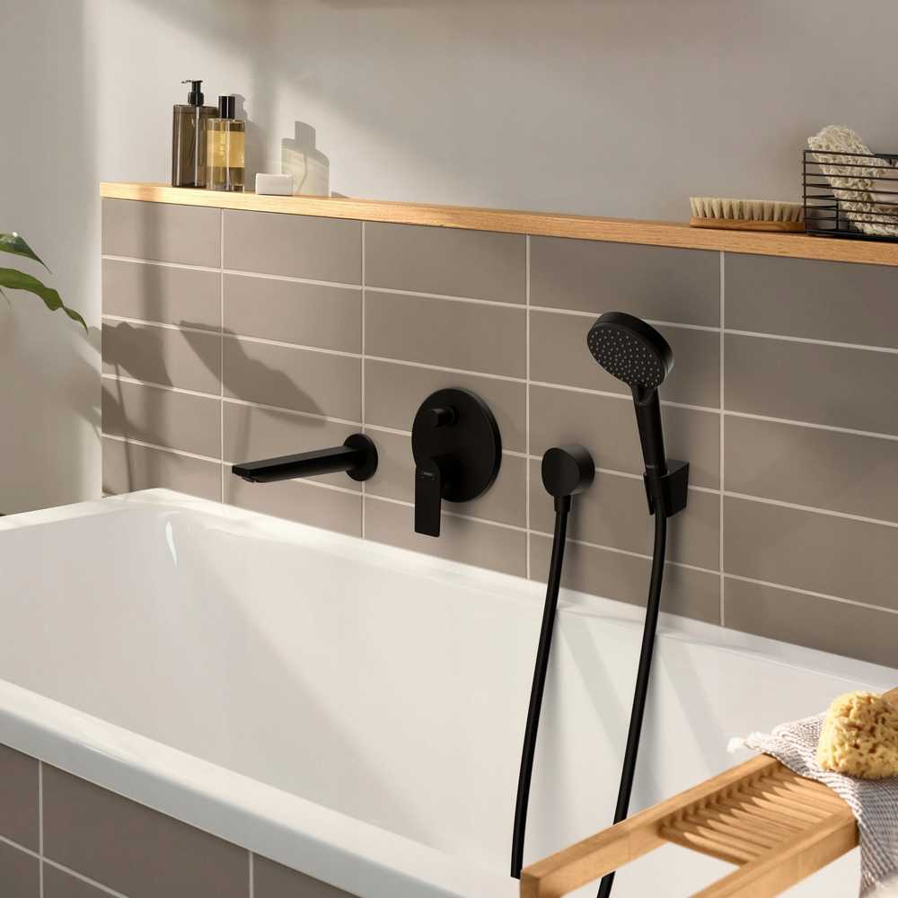 Hansgrohe iebūvējamā vannas maisītāja Rebris E virsapmetuma daļa, matēta melna