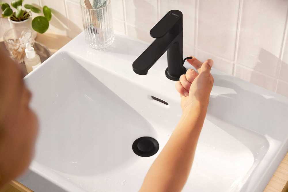 Hansgrohe izlietnes maisītājs Rebris S 110, ar pop-up, matēts juodas