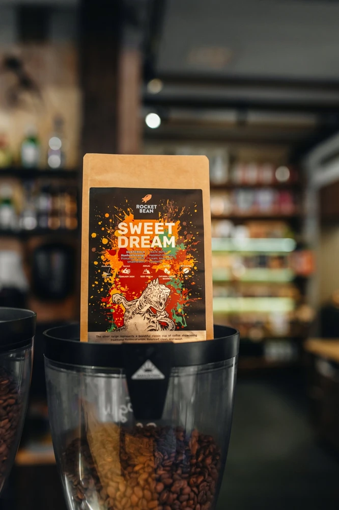 Hard Beans Coffee „Rocket Bean“ – „Guatemala Sweet Dream“ flet espreso kava, 200 g