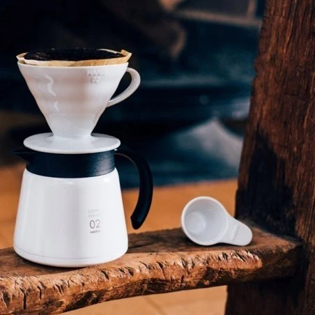 Keraminis kavos lašintuvas Hario V60-02 Baltas