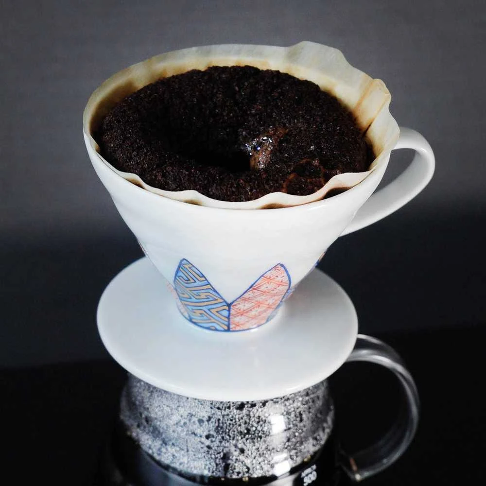 Hario – V60-02 Tachikichi Shozui keramikinis kavos lašintuvas