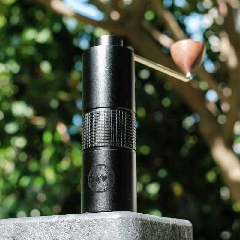 Kavamalė Hario - Kabuto Juodas Grinder