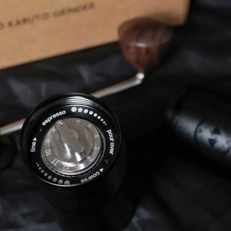 Kavamalė Hario - Kabuto Juodas Grinder