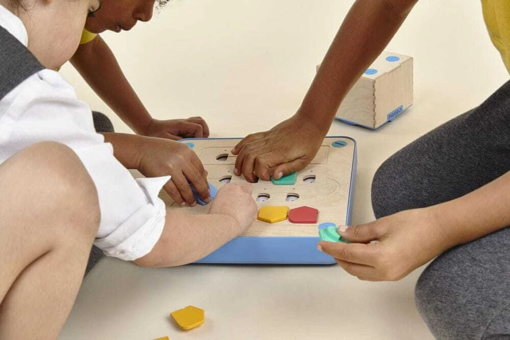„Hasbro Primo Toys“ „Cubetto“ žaidimų rinkinys, 3 metai, Įvairių spalvų