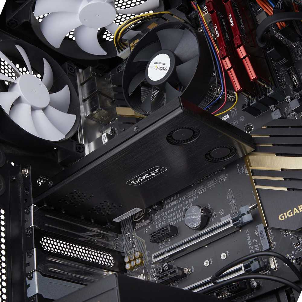 StarTech Dvigubas M.2 NVME SSD į PCIE X8 – išimamas mobilusis stovas / pagrindinė plokštė
