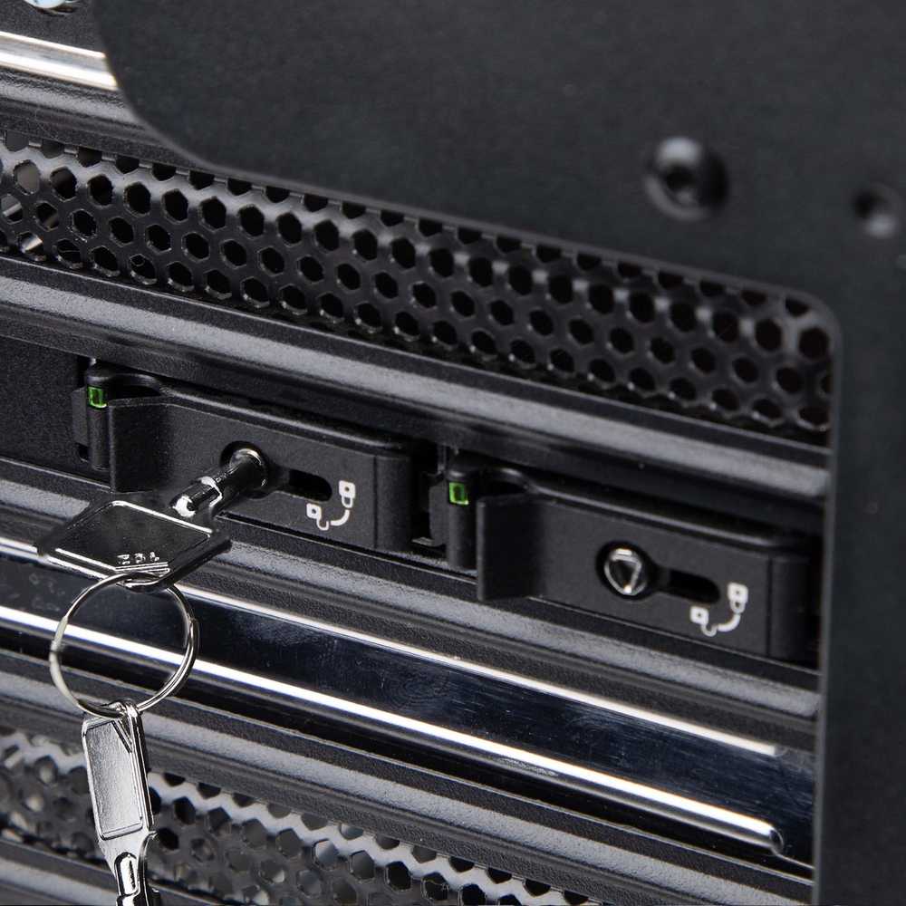 StarTech Dvigubas M.2 NVME SSD į PCIE X8 – išimamas mobilusis stovas / pagrindinė plokštė
