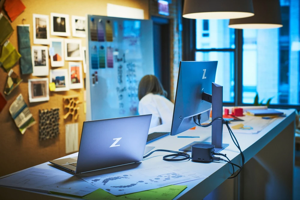 Hewlett Packard (HP) HP 975 USB + BT Dual-Mode Belaidė klaviatūra (EU)