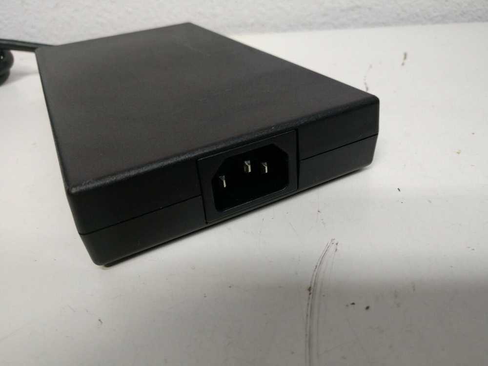 Hewlett Packard (HP) Nešiojamojo kompiuterio maitinimo adapteris HP 200 W, (Ac Adapteris 200W Smart)